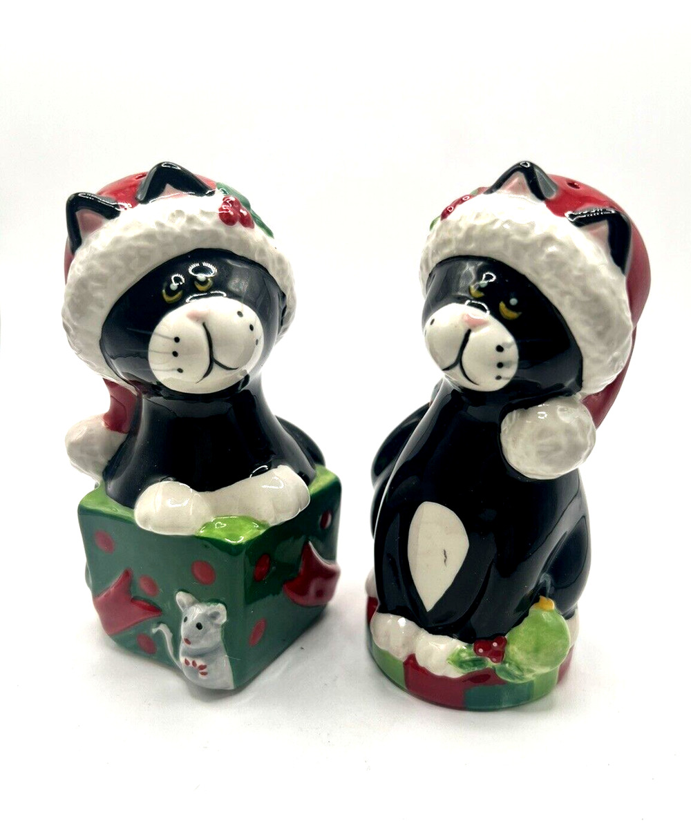 2005 Brighton the Season Santa Cats Salt & Pepper Shakers Hand Painted